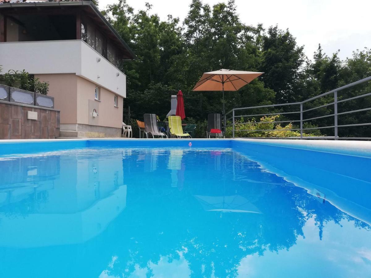 Elizabeta Holiday Home Strigova Buitenkant foto